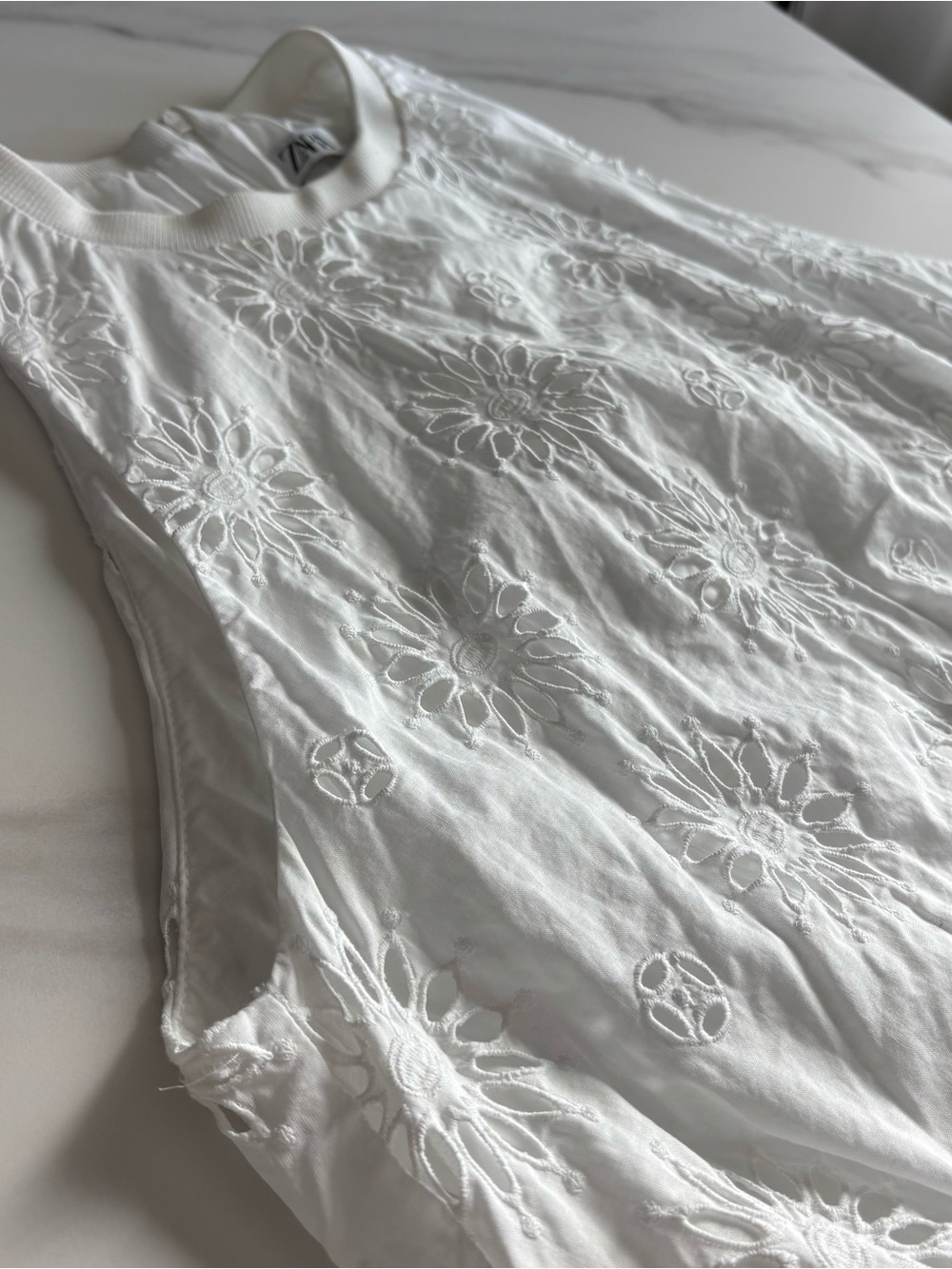 Zara White Eyelet Sleeveless Crop Top Sz L - Picture 7 of 12